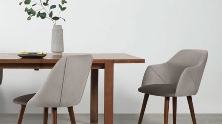 Simple Ways of Decorating Dining Room