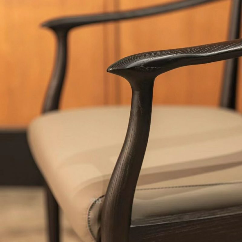 Gunner Chair