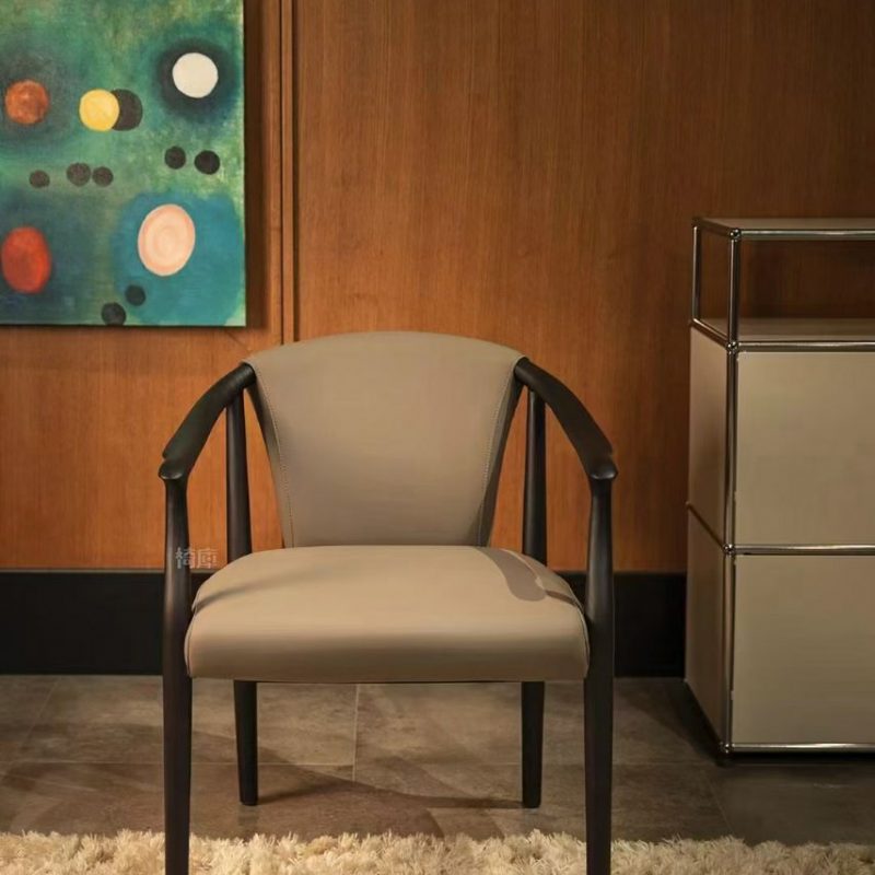 Gunner Chair