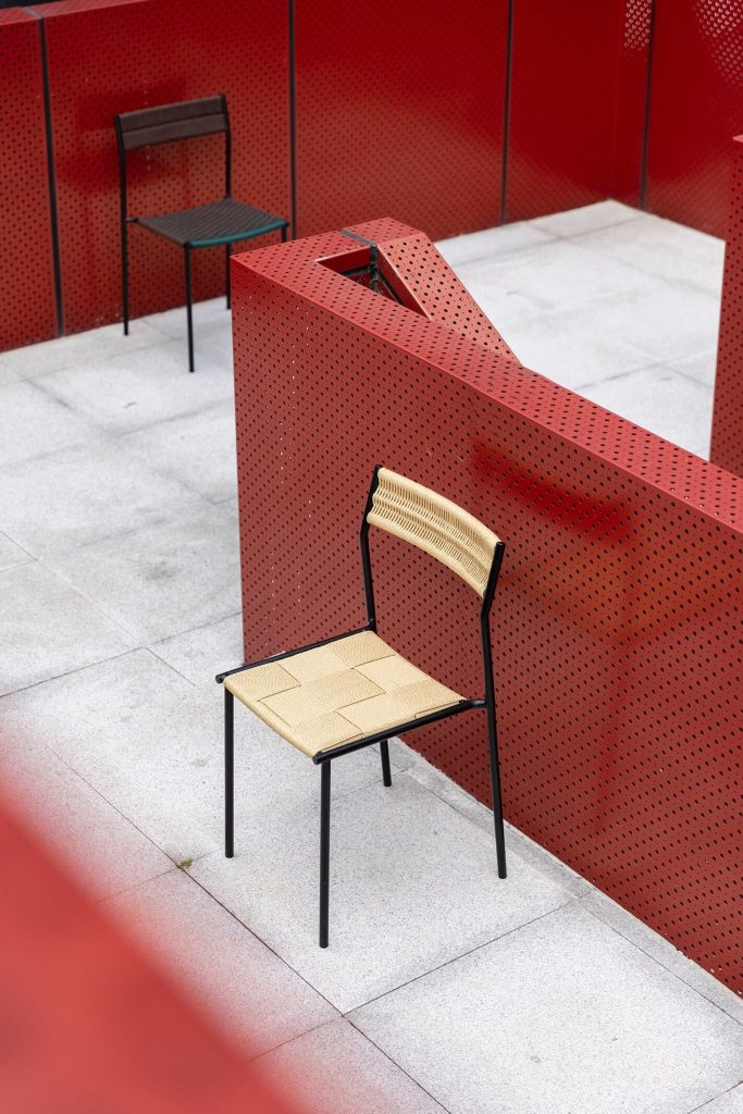 Theory of living chair